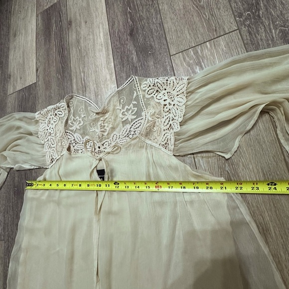 🛍️Isabell Rodriguez open sleeve sheer top excellent condition - Picture 8 of 8